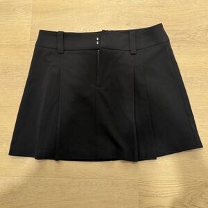 Aritzia Sunday Best black mini skirt size 2
